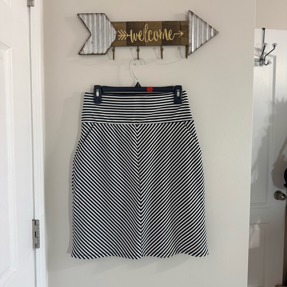 Apt 9 Black & White Striped A-Line Skirt with Pockets Size Small